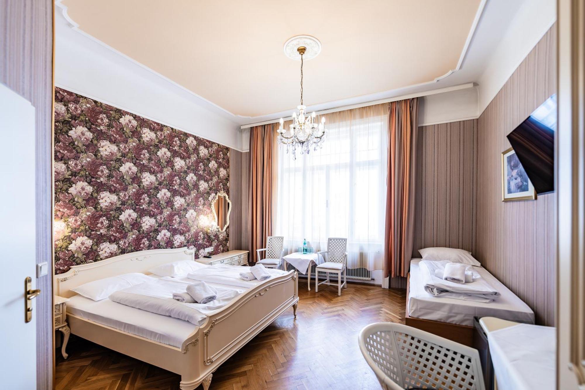 Hotel Pension Baronesse Vienna Exterior photo