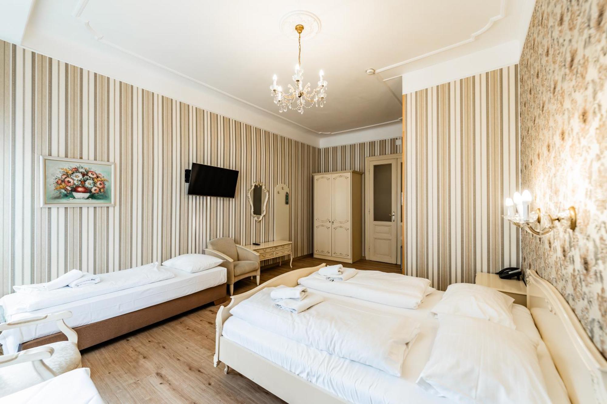 Hotel Pension Baronesse Vienna Exterior photo