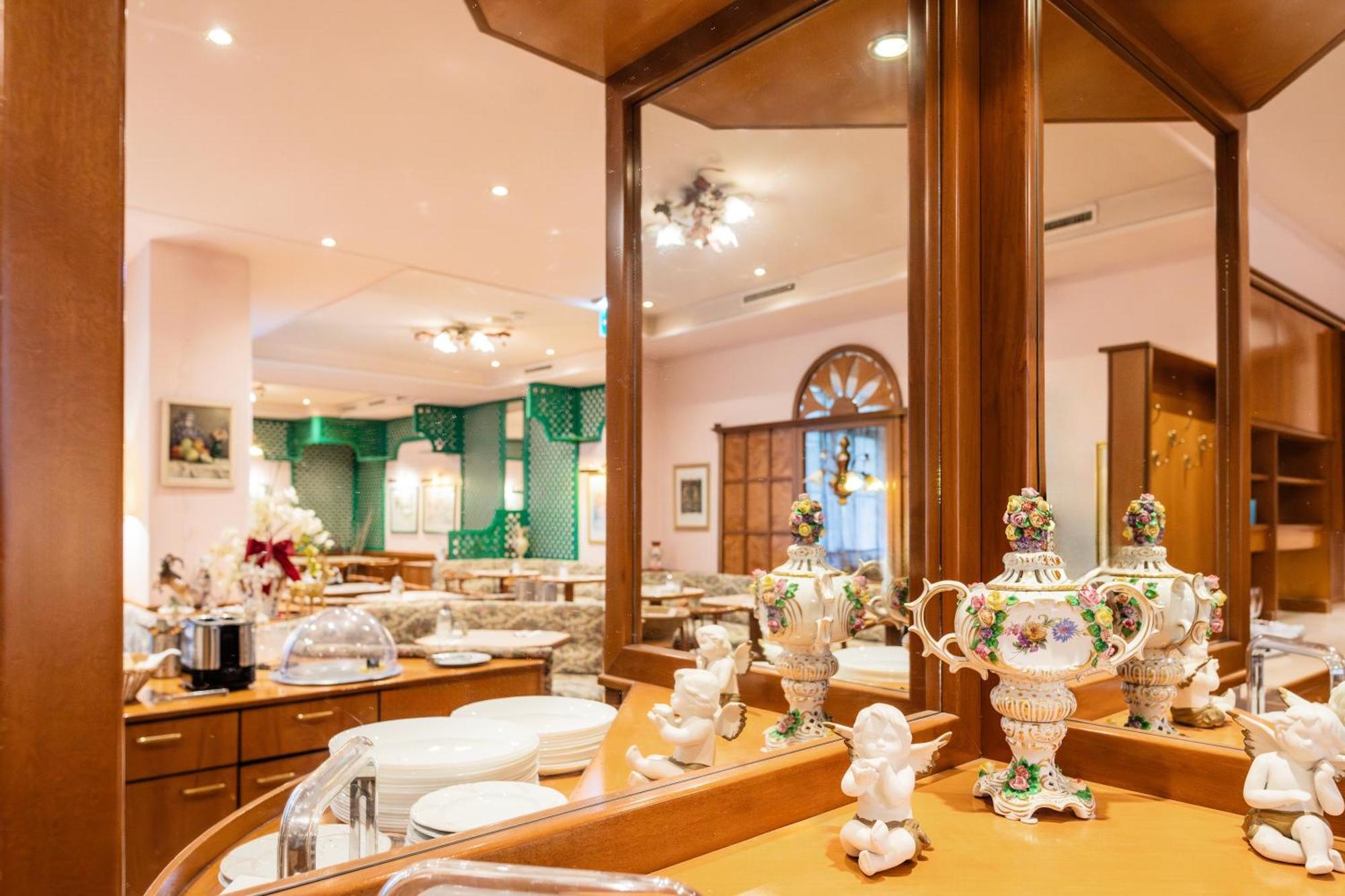 Hotel Pension Baronesse Vienna Exterior photo
