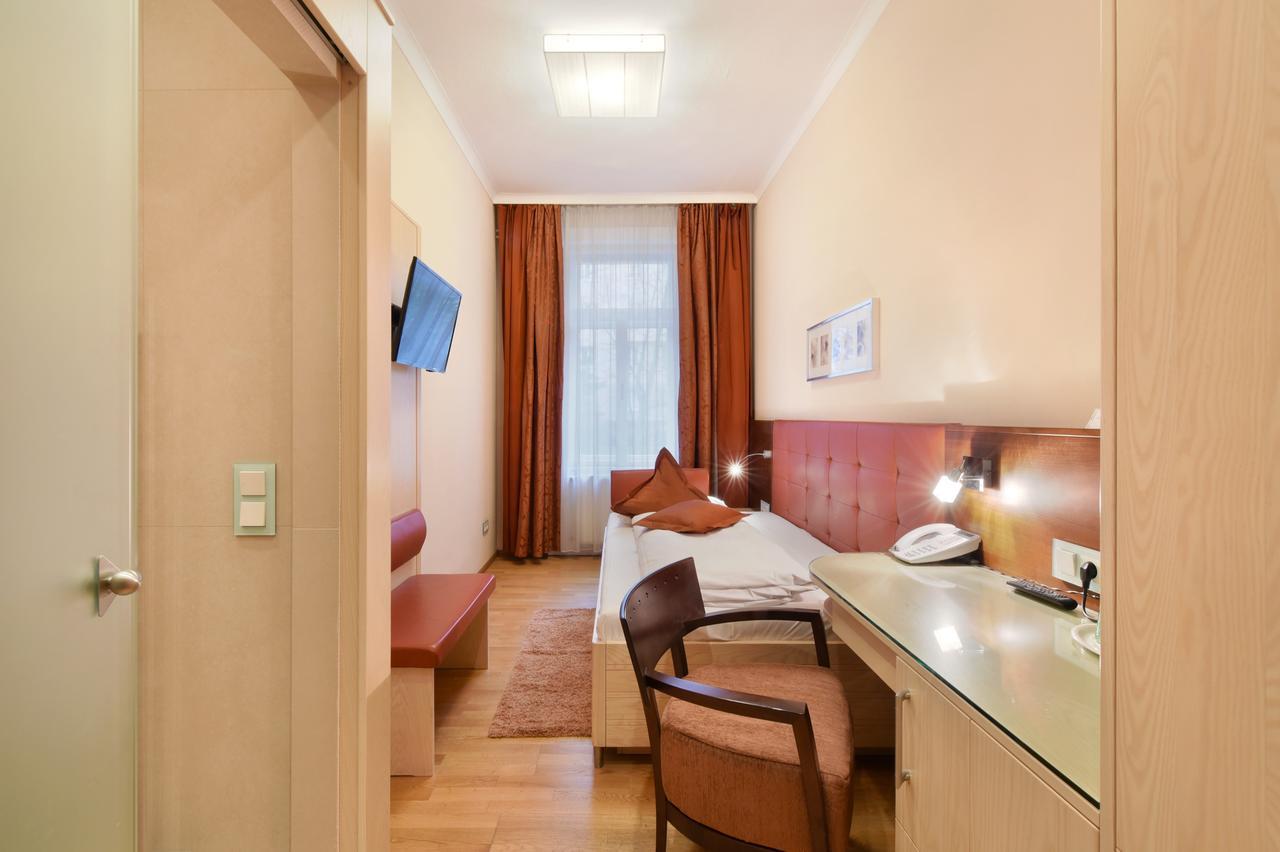 Hotel Pension Baronesse Vienna Exterior photo